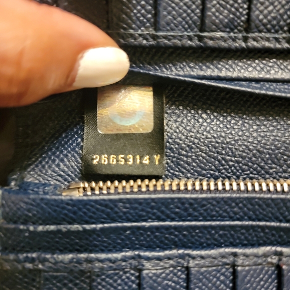 Bvlgari Textured Wallet - Picture 5 of 8